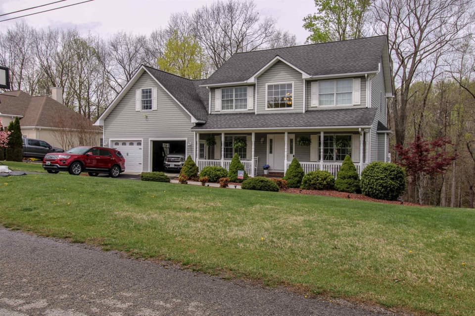 2760 Madison Avenue SE, photo 3 of 40