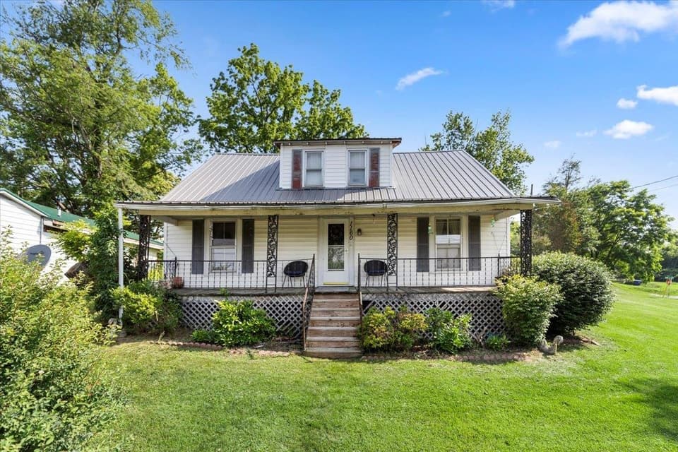 1160 Montgomery Street, photo 2 of 40