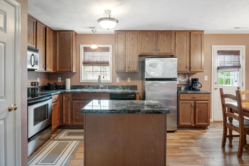 155 Charleston Lane, photo 9 of 38