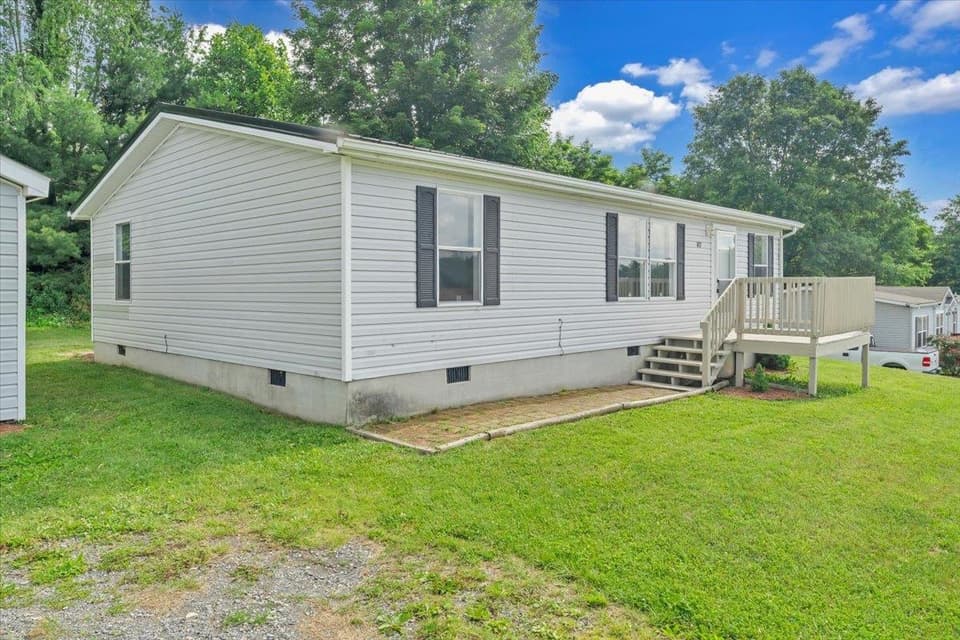 1631 Blue Spruce Drive, photo 2 of 33