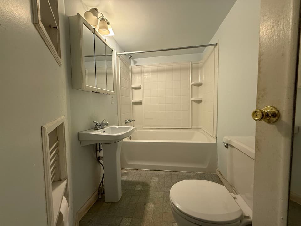 945 Montgomery Street, photo 26 of 31