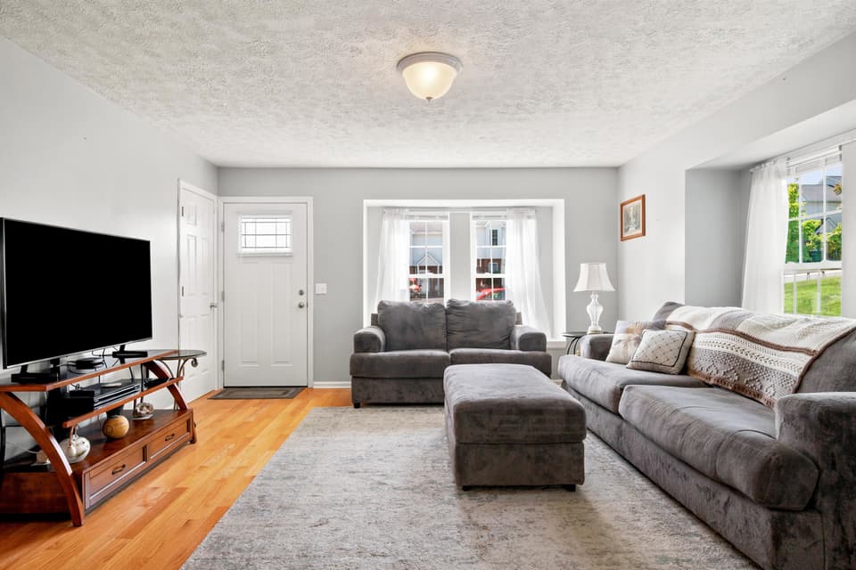 175 Darci Drive SE, photo 5 of 34