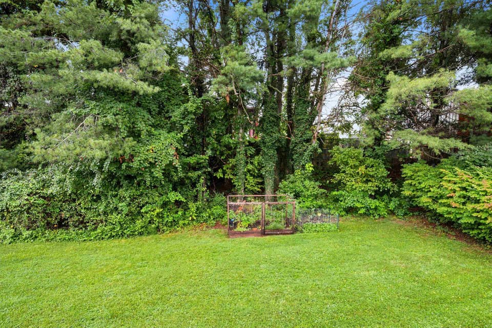 255 Fisher Street SE, photo 34 of 40