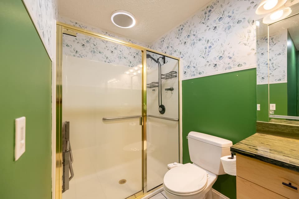 1095 Red Leaf Court, photo 21 of 40