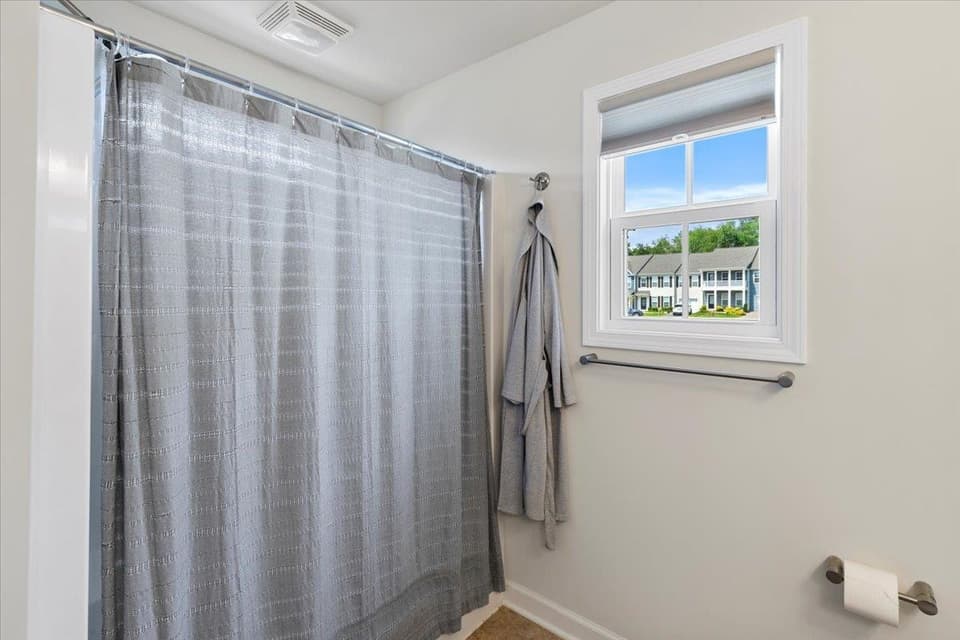 325 John Adams Drive, photo 36 of 40