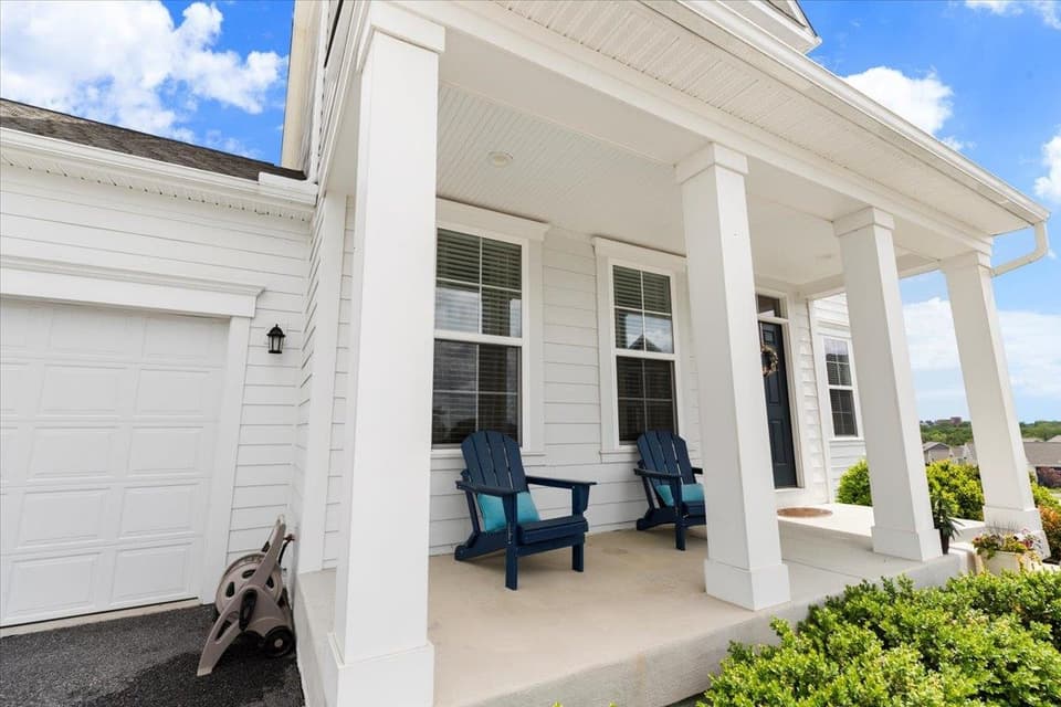 705 Jefferson Circle, photo 13 of 40