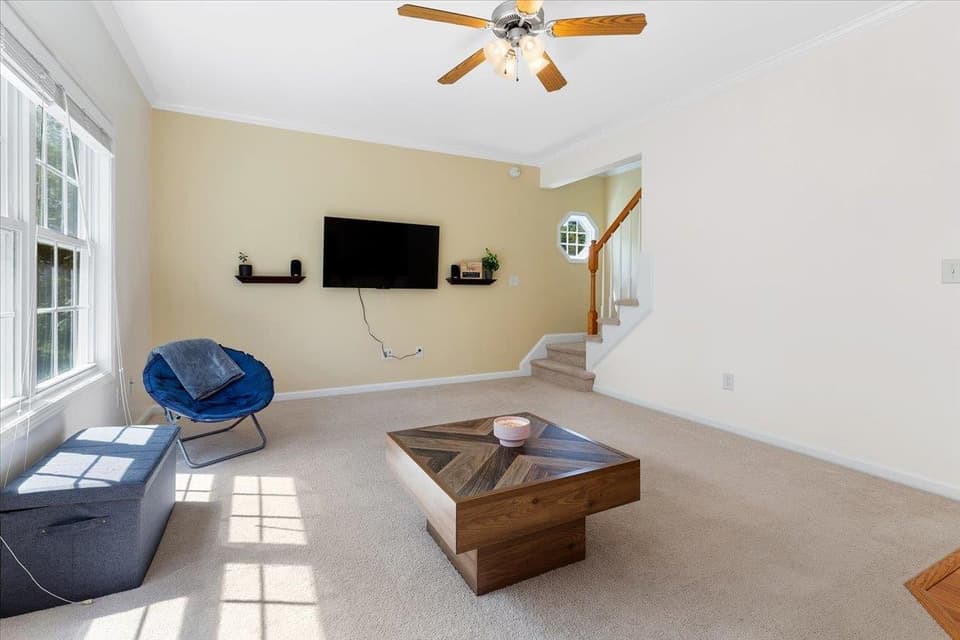 921 Crosscreek Drive, photo 19 of 40