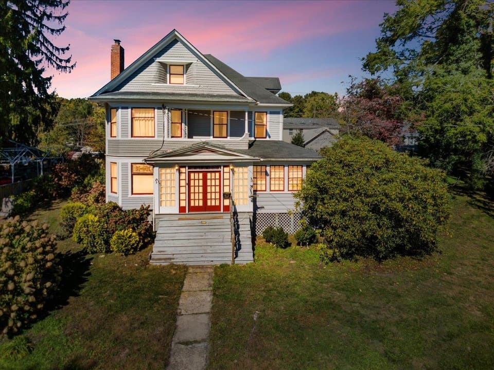 470 Montgomery Street, photo 2 of 40