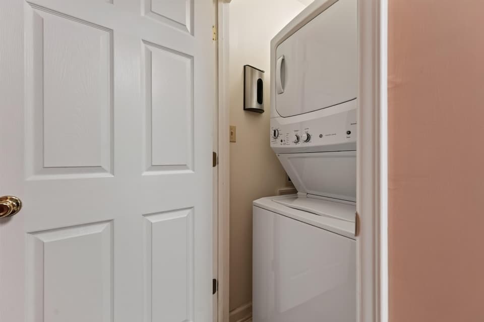 220 Darci Drive SE, photo 15 of 40