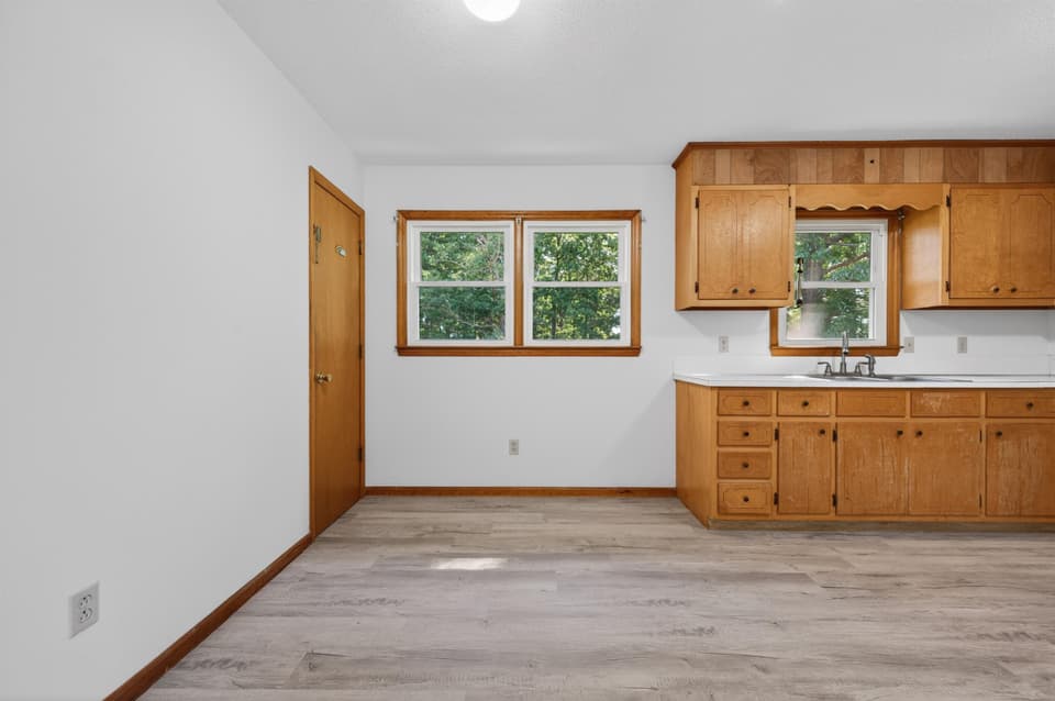 660 McDaniel Drive, photo 12 of 40