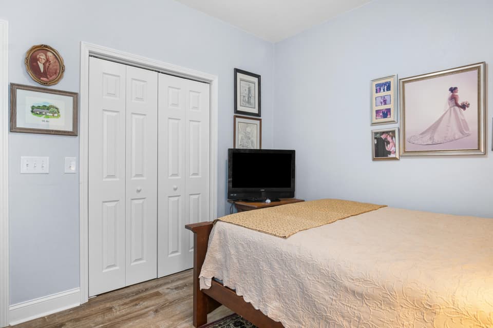 300 Vinnie Avenue, photo 26 of 34