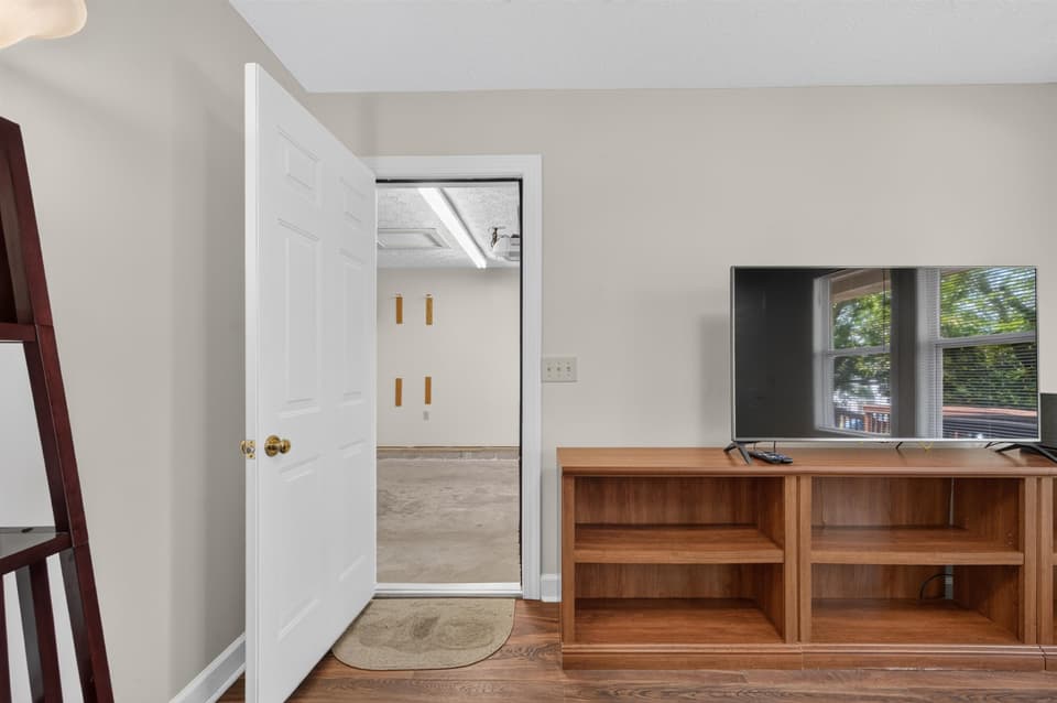 650 Kamran Drive, photo 29 of 40