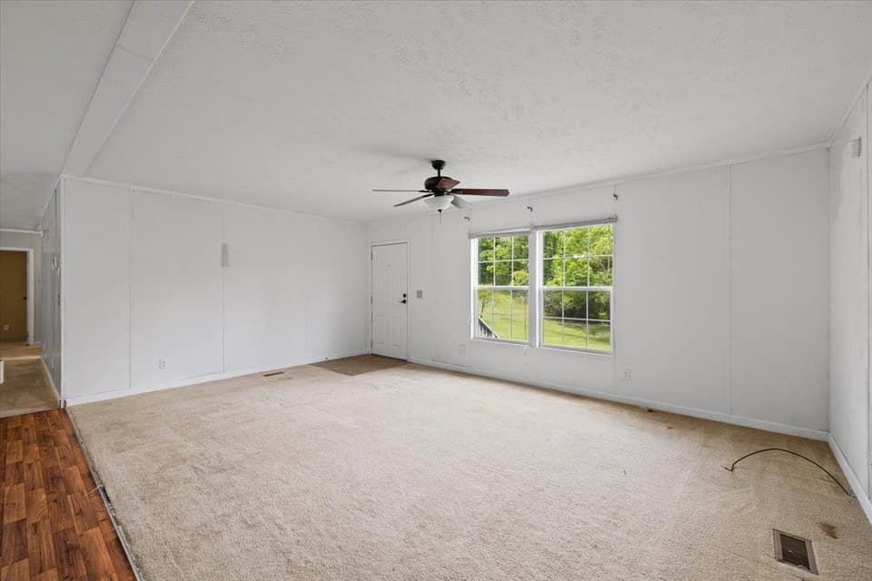 655 Peachtree Hill, photo 11 of 33