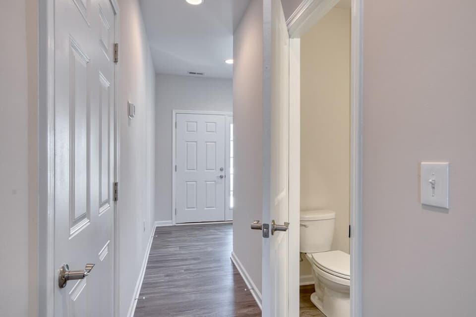 223 Louise Ln, photo 4 of 35