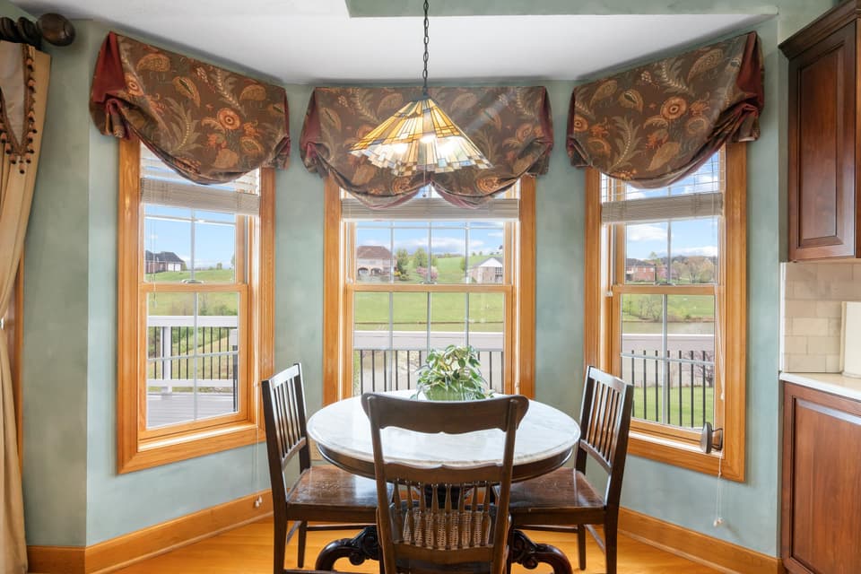 2360 Lake Vista Drive, photo 11 of 40