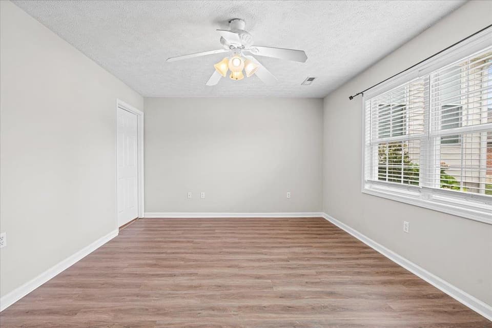 125 SE Jennifer Street, photo 14 of 27