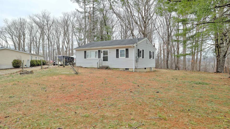 779 Dabney Road, Christiansburg, VA