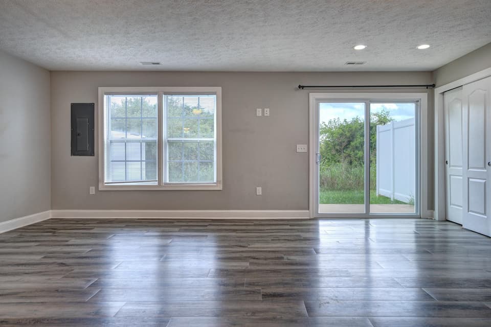 430 Twisted Oak Drive NW, photo 7 of 23