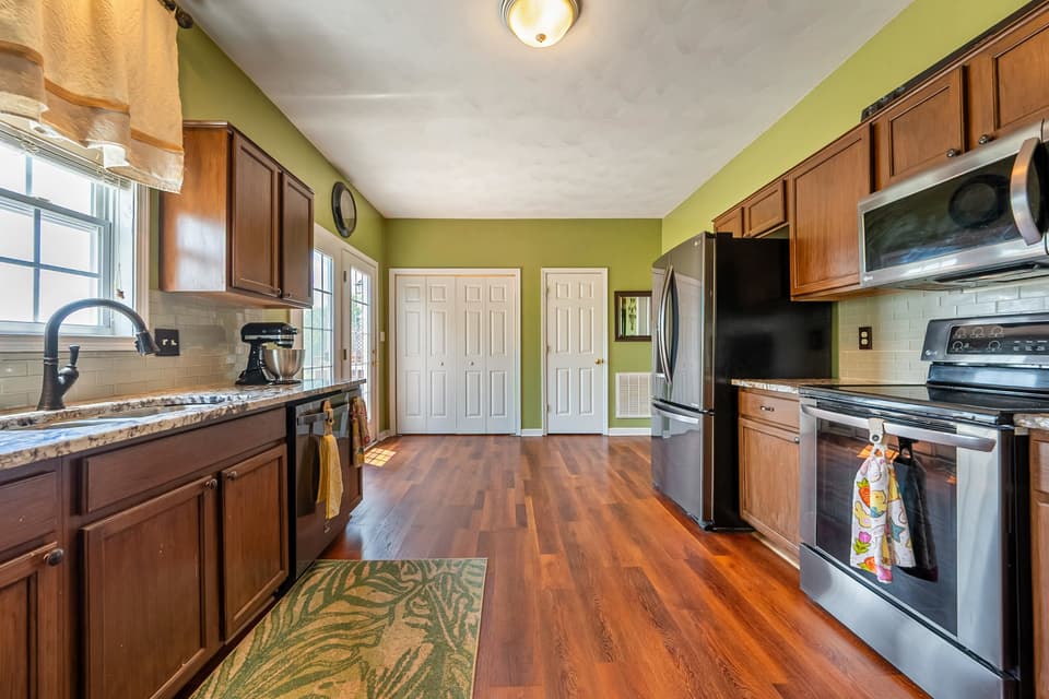 175 Wistaria Drive, photo 13 of 40