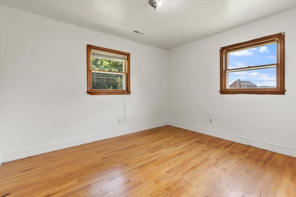 135 Griggs Street, photo 15 of 40