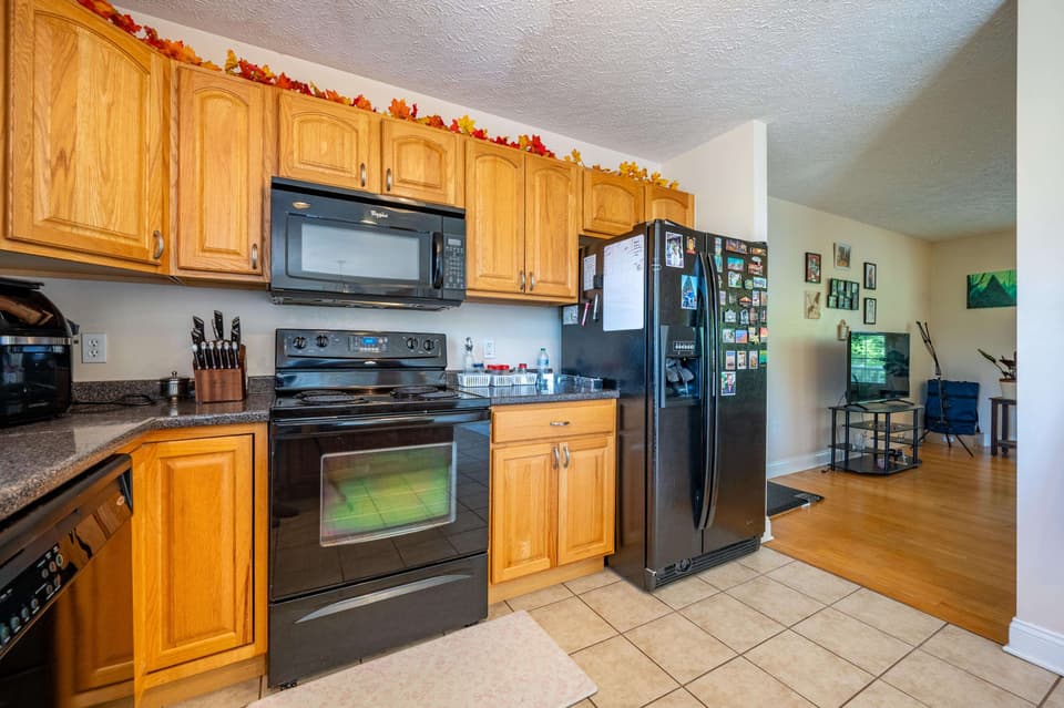 320 Tall Oak Boulevard, photo 22 of 40