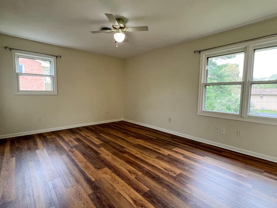 975 Carson Dr, photo 14 of 37