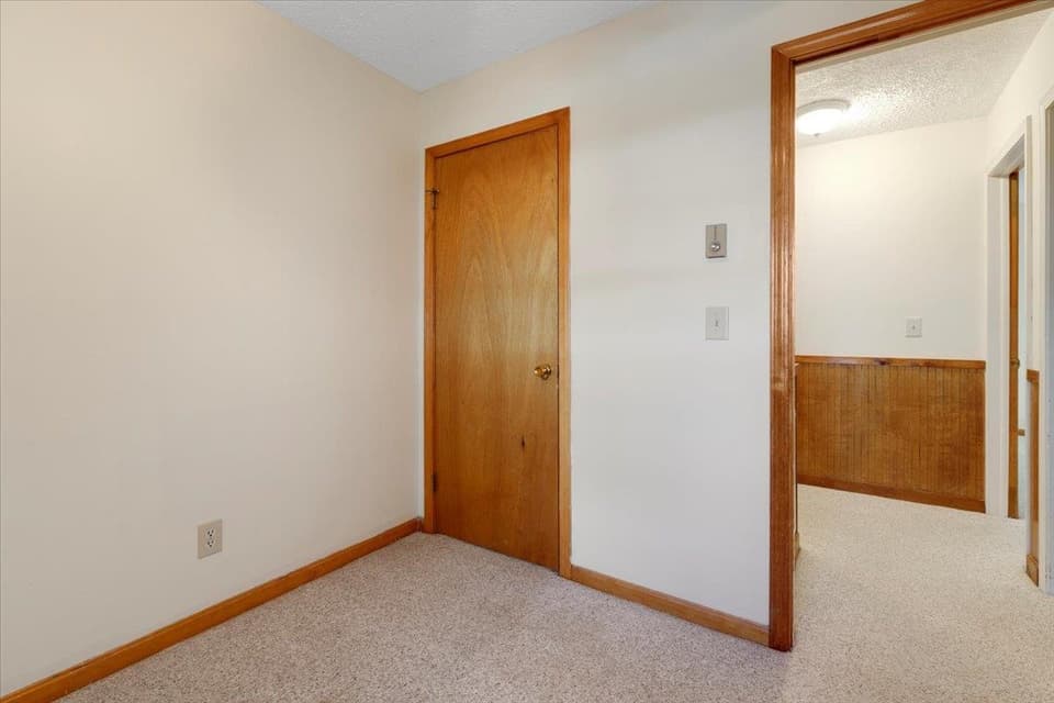 1363 Dow Street, photo 29 of 40