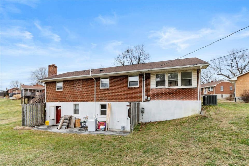 135 Griggs Street, photo 3 of 36