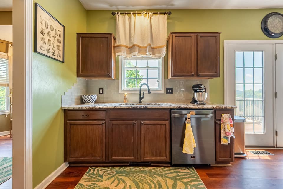 175 Wistaria Drive, photo 14 of 40