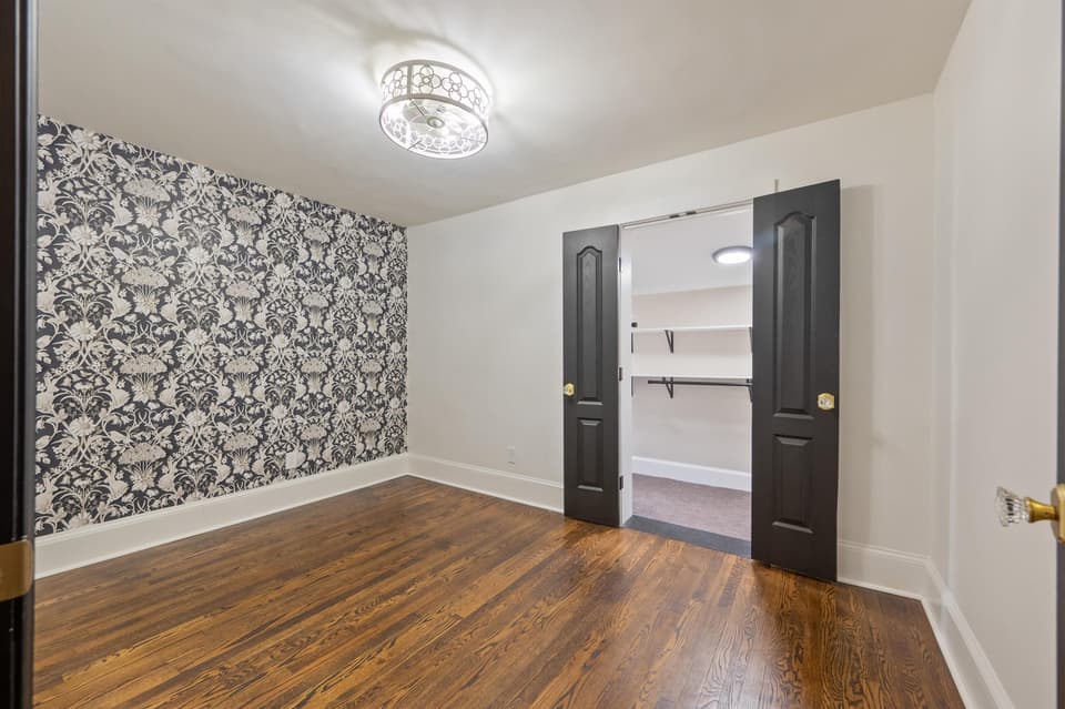 200 S Franklin Street, photo 35 of 40