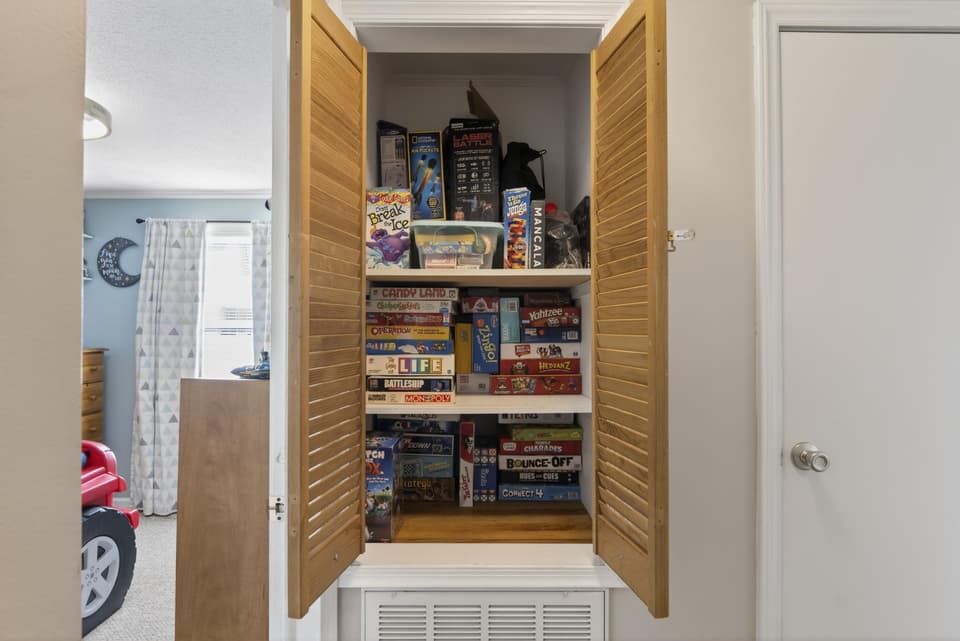 670 Lawn Drive, photo 26 of 40