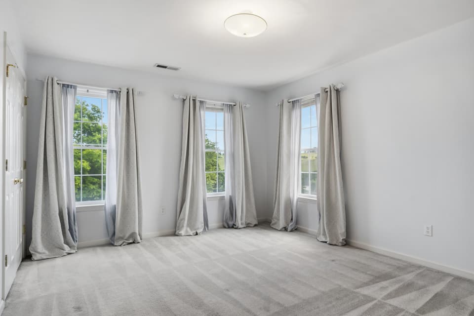 55 Sapphire Avenue, photo 35 of 40