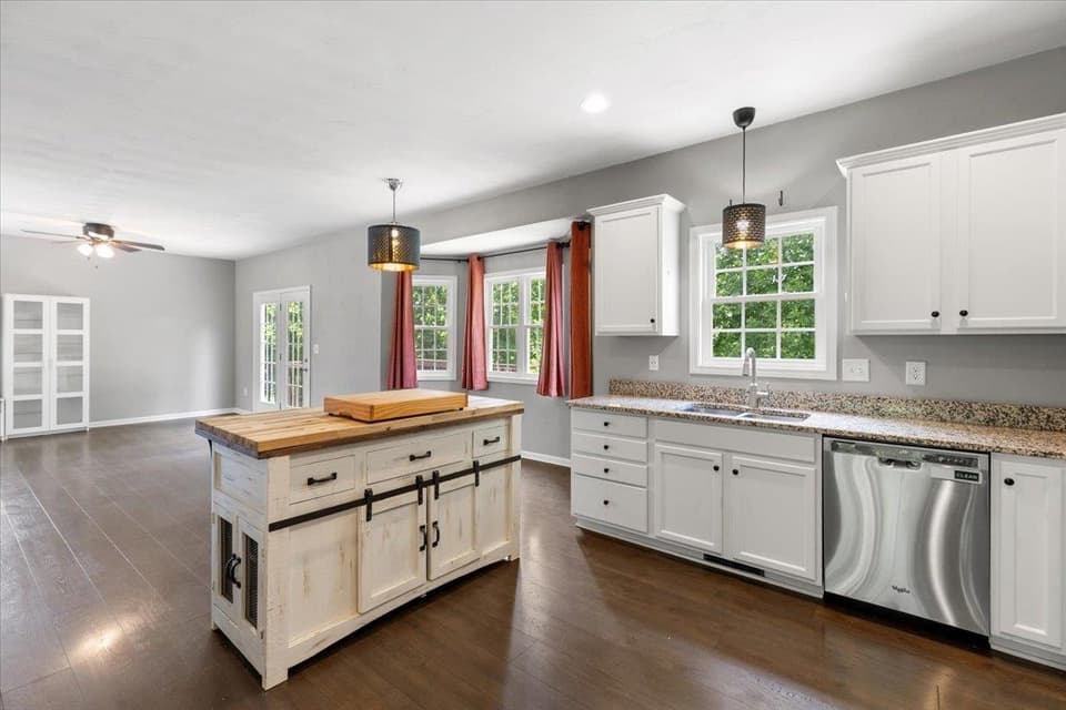 954 Brooklyn Avenue, photo 21 of 40