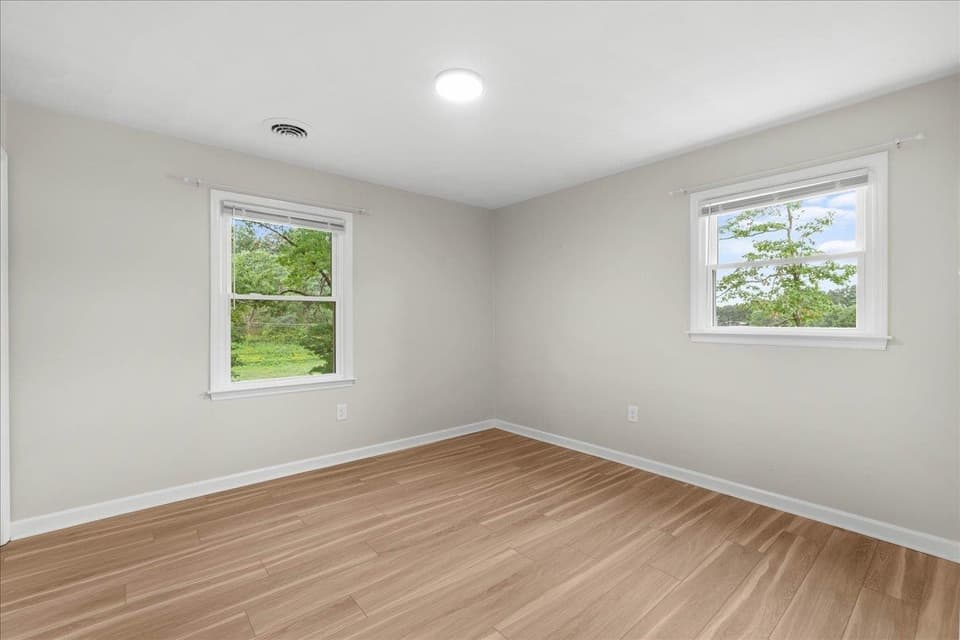 1370 Roanoke Street, photo 17 of 40