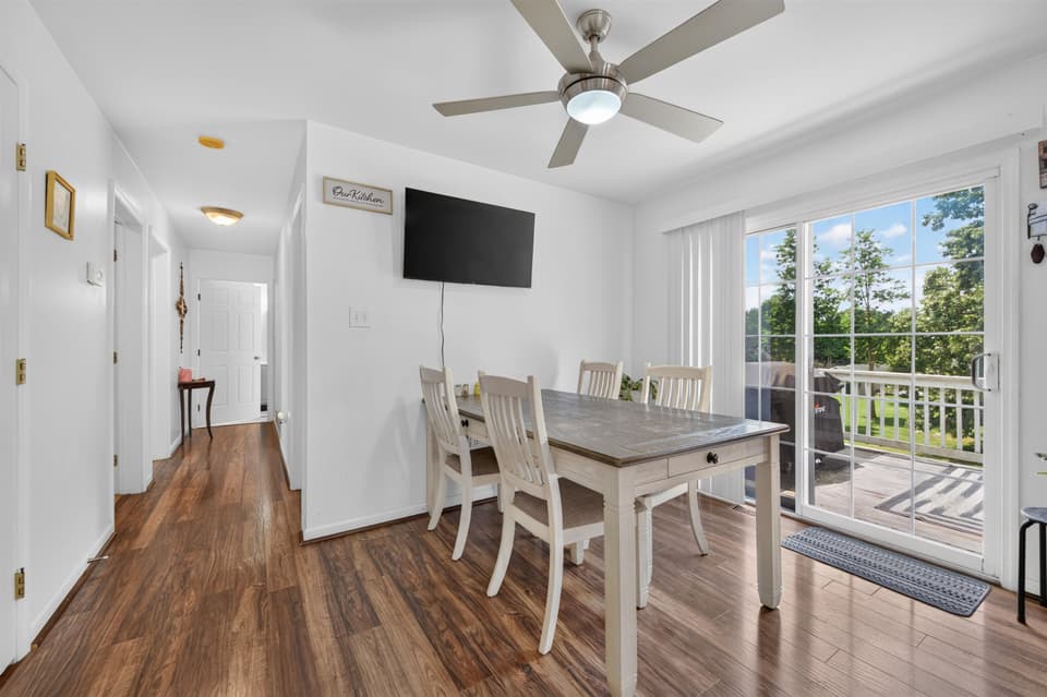 170 Cullen Court SE, photo 16 of 40