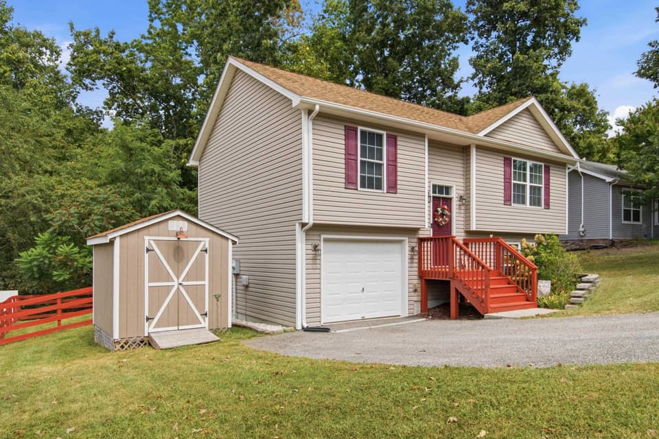 250 John Lemley Lane, photo 3 of 31