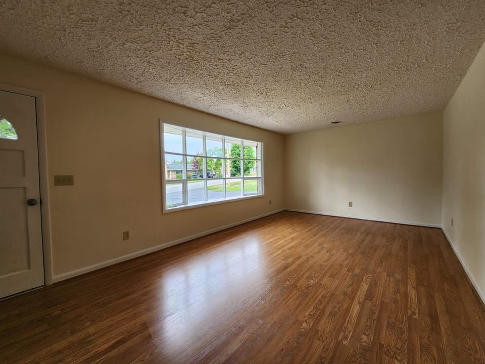 455 Chinquapin Trail SE, photo 5 of 40
