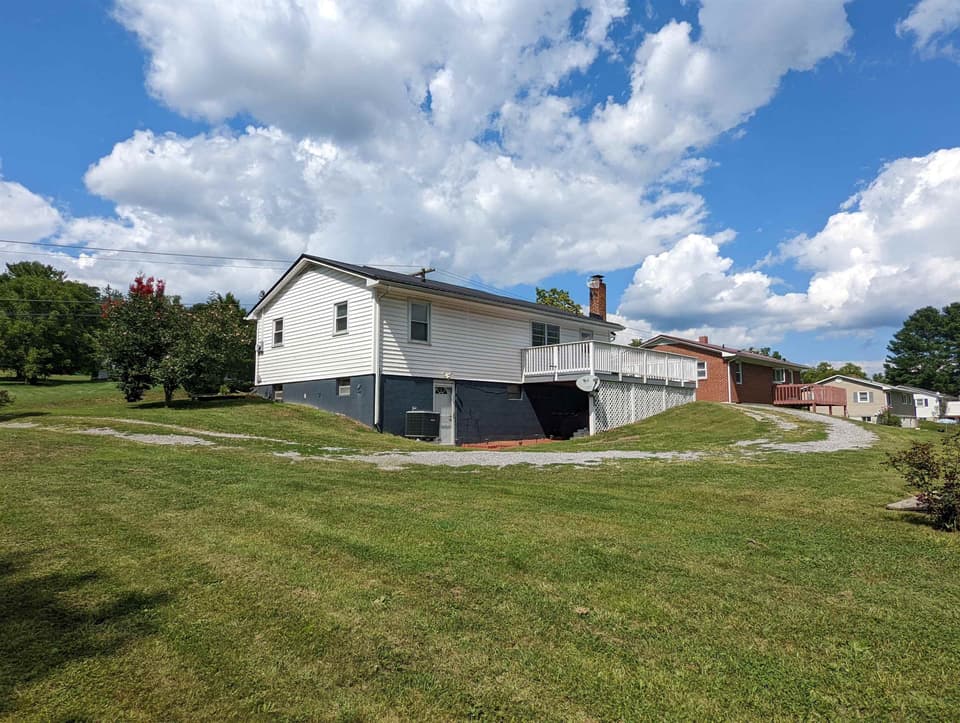 1627 Mud Pike Road, photo 6 of 27