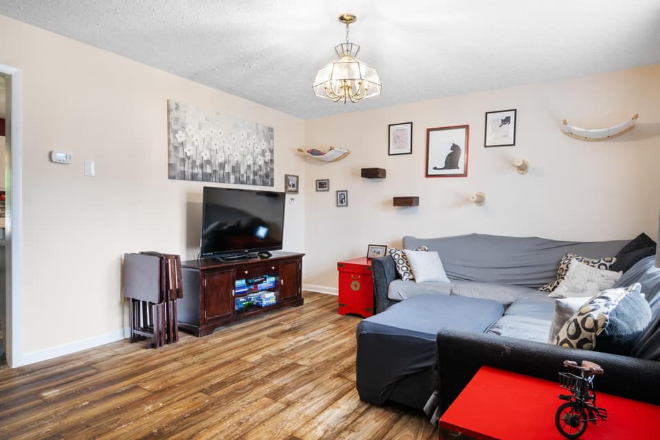 80 Meadow Drive, photo 8 of 40