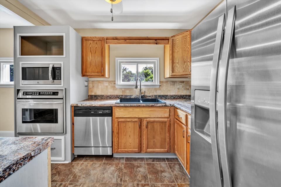 215 S Hill Drive, photo 23 of 37