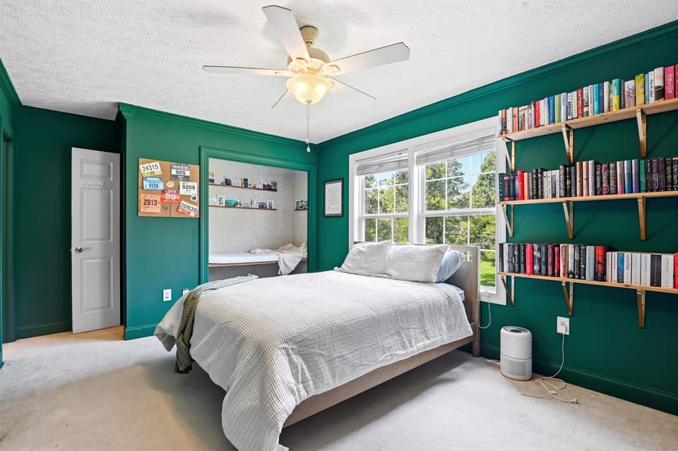 130 Blue Leaf Drive, photo 18 of 32