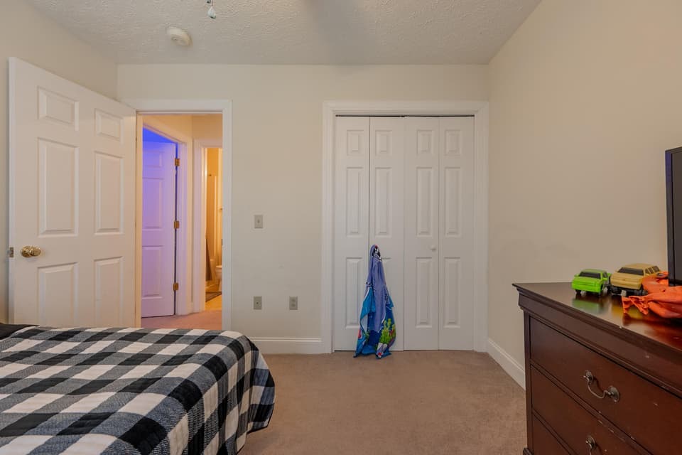 405 Silver Leaf Drive, photo 31 of 36