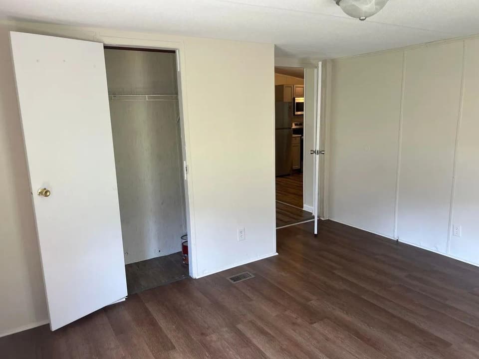 1117 Long Street, photo 13 of 21