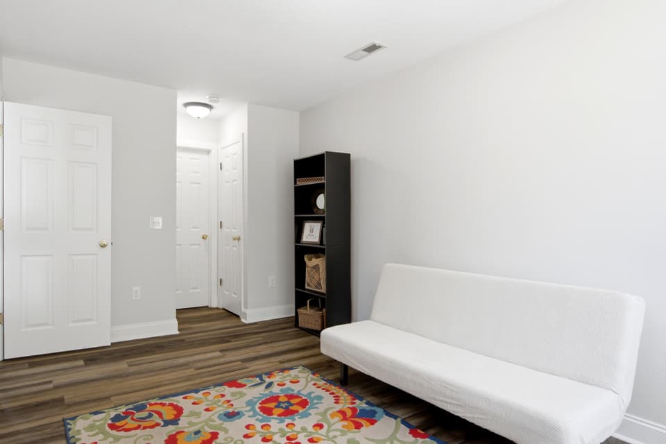 475 Silver Leaf Drive, photo 15 of 34