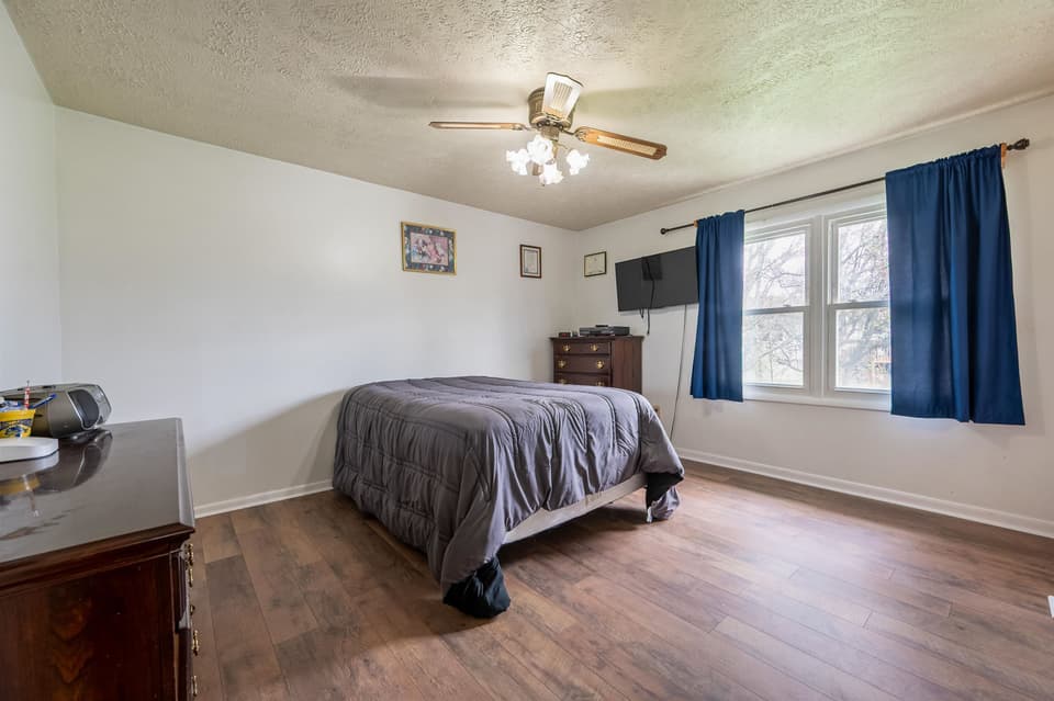 1380 Dow Street, photo 18 of 40