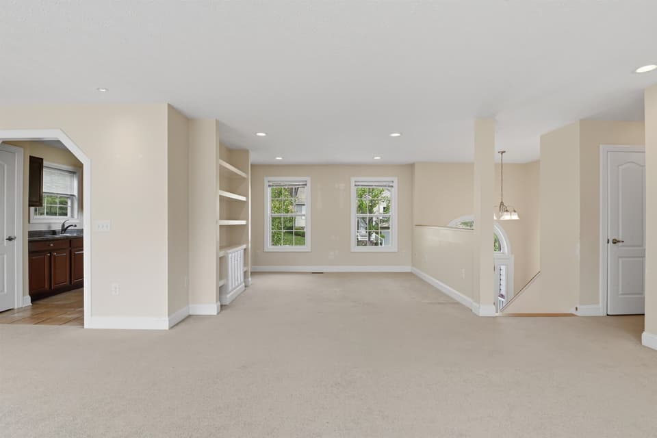 1410 Sherwood Drive, photo 13 of 40