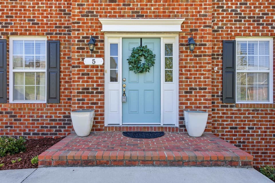 5 King Charles Court NW, photo 6 of 40