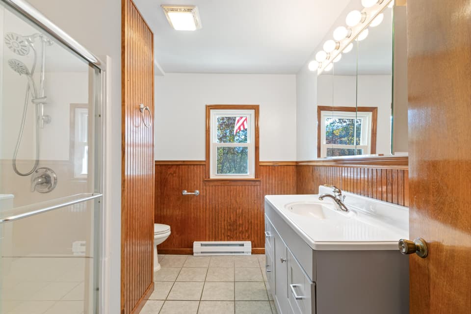 4550 Wayside Drive, photo 14 of 40