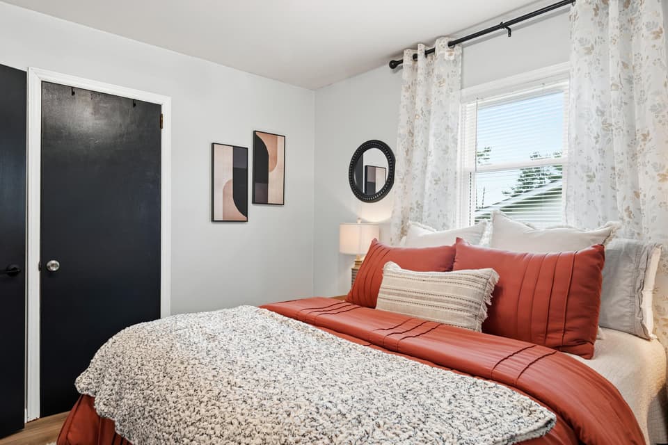 255 Fisher Street SE, photo 17 of 40