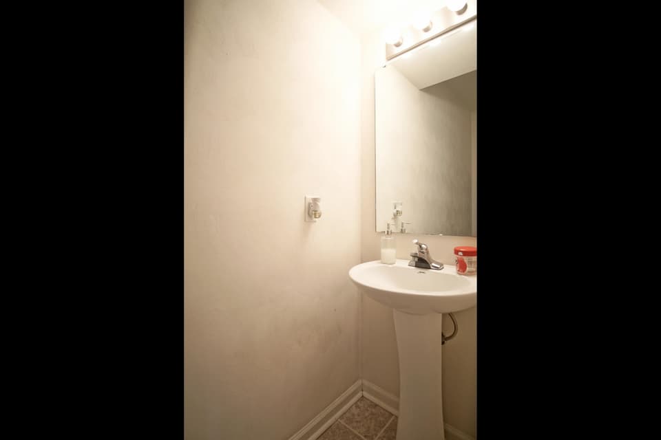 100 Salem Lane, photo 9 of 37